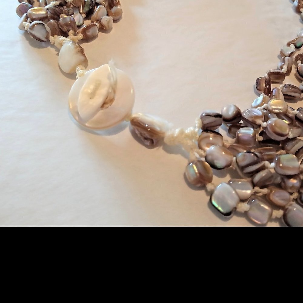 Graduated Multi-Strand Shell Bead Necklace - Picture 3 of 4